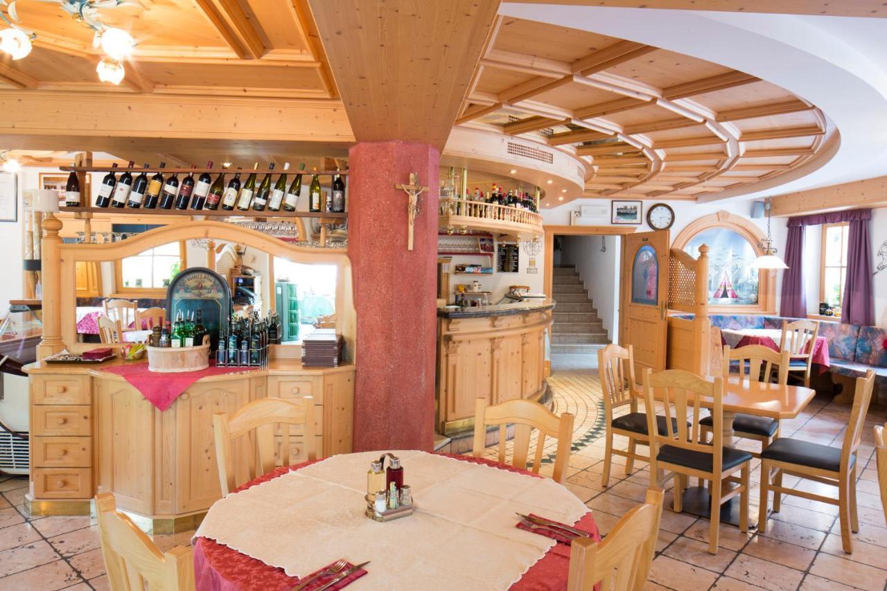 Camping Al Plan Dolomites Hotel Al Plan di Mareo Buitenkant foto