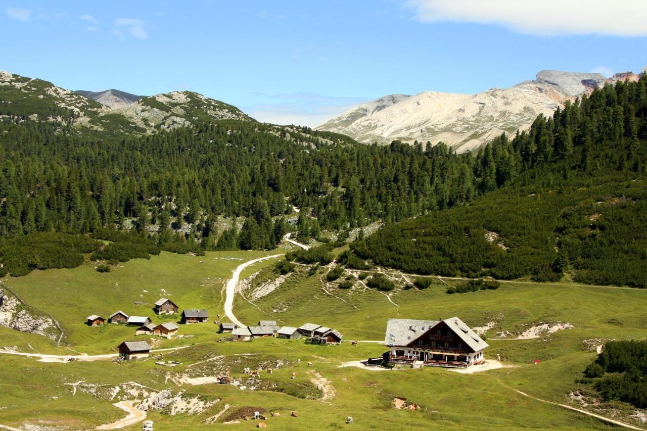 Camping Al Plan Dolomites Hotel Al Plan di Mareo Buitenkant foto